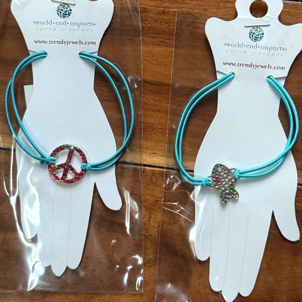 8pc Colorful Peace Sign & Fishy Bracelets Set - Picture 2 of 5